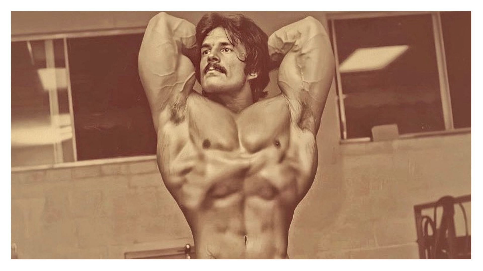 Achieve muscular upper body like Mike Mentzer with these exercises. (Image by @mentzerhd via Instagram)