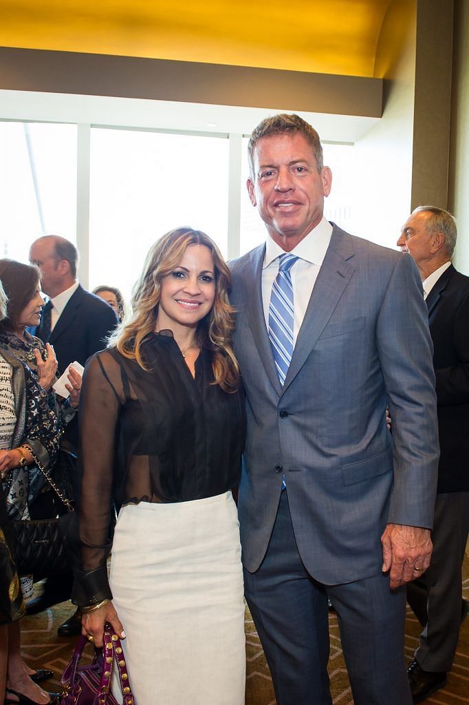 Who is Troy Aikman's Wife, Catherine Mooty? How did Troy Aikman meet ...