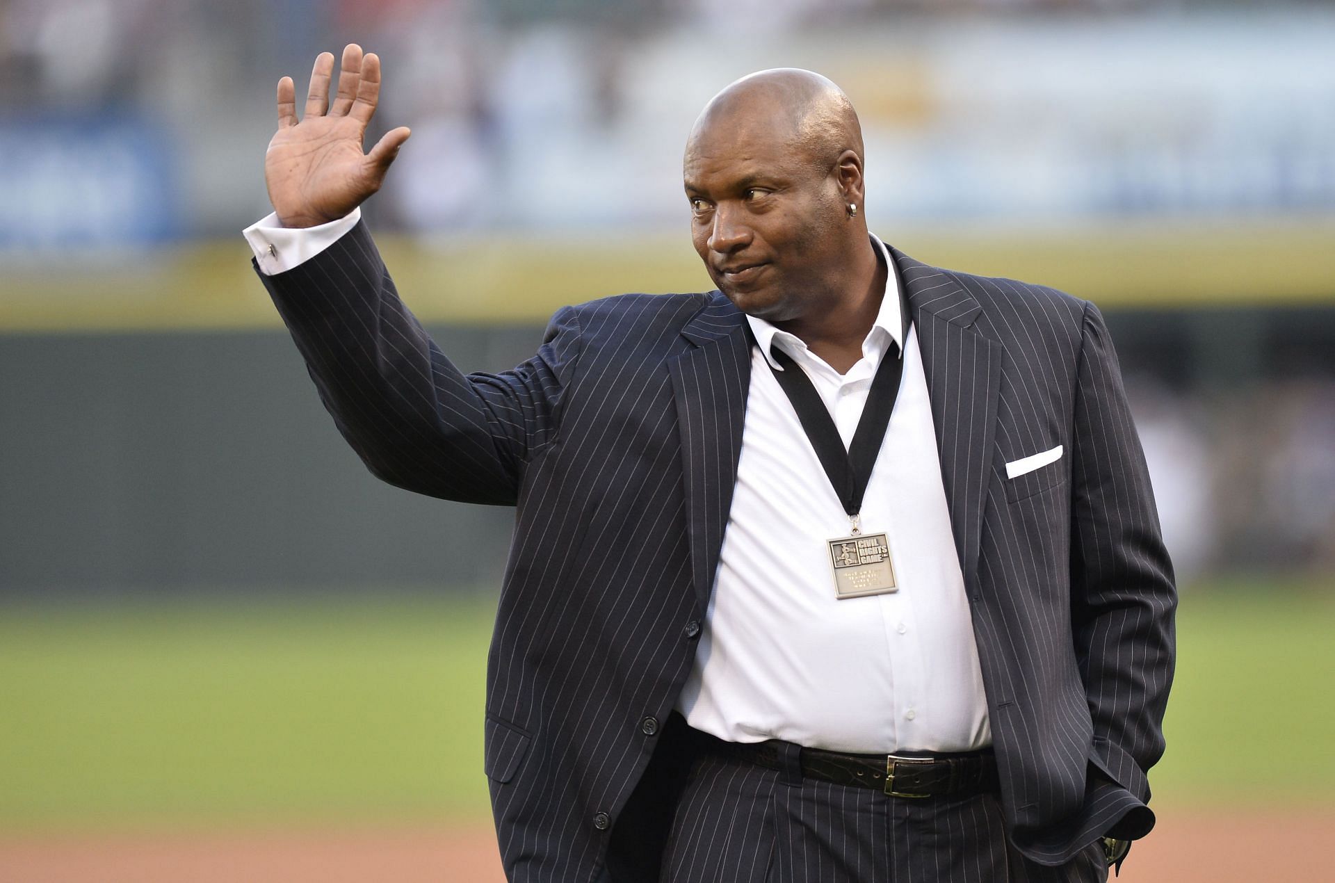 bo-jackson-net-worth-how-much-money-does-nfl-hall-of-famer-have