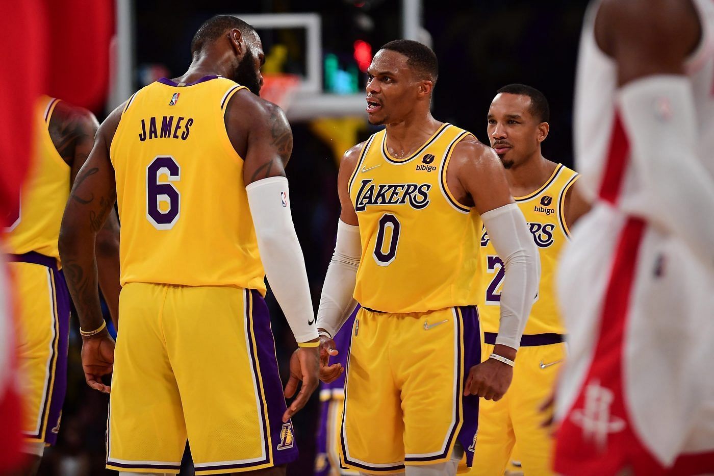 Several basketball analysts observed something different in the dynamic between LeBron James and Russell Westbrook last season. [Photo: Lakers Daily]