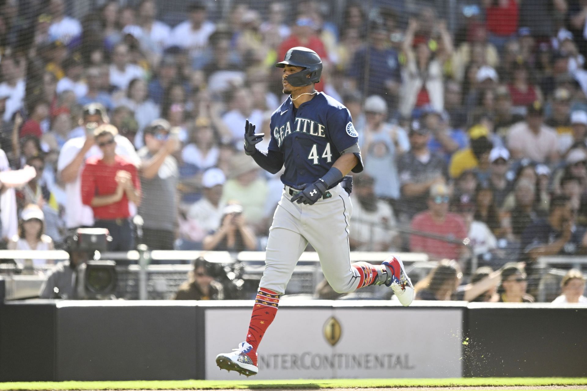 Seattle Mariners rookie outfielder Julio Rodriguez hit his 15th home run of the season tonight against the San Diego Padres.