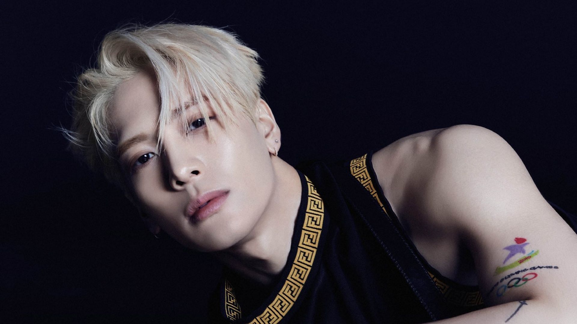 2. GOT7's Jackson Shows Off His New Blonde Hair on Instagram - wide 10