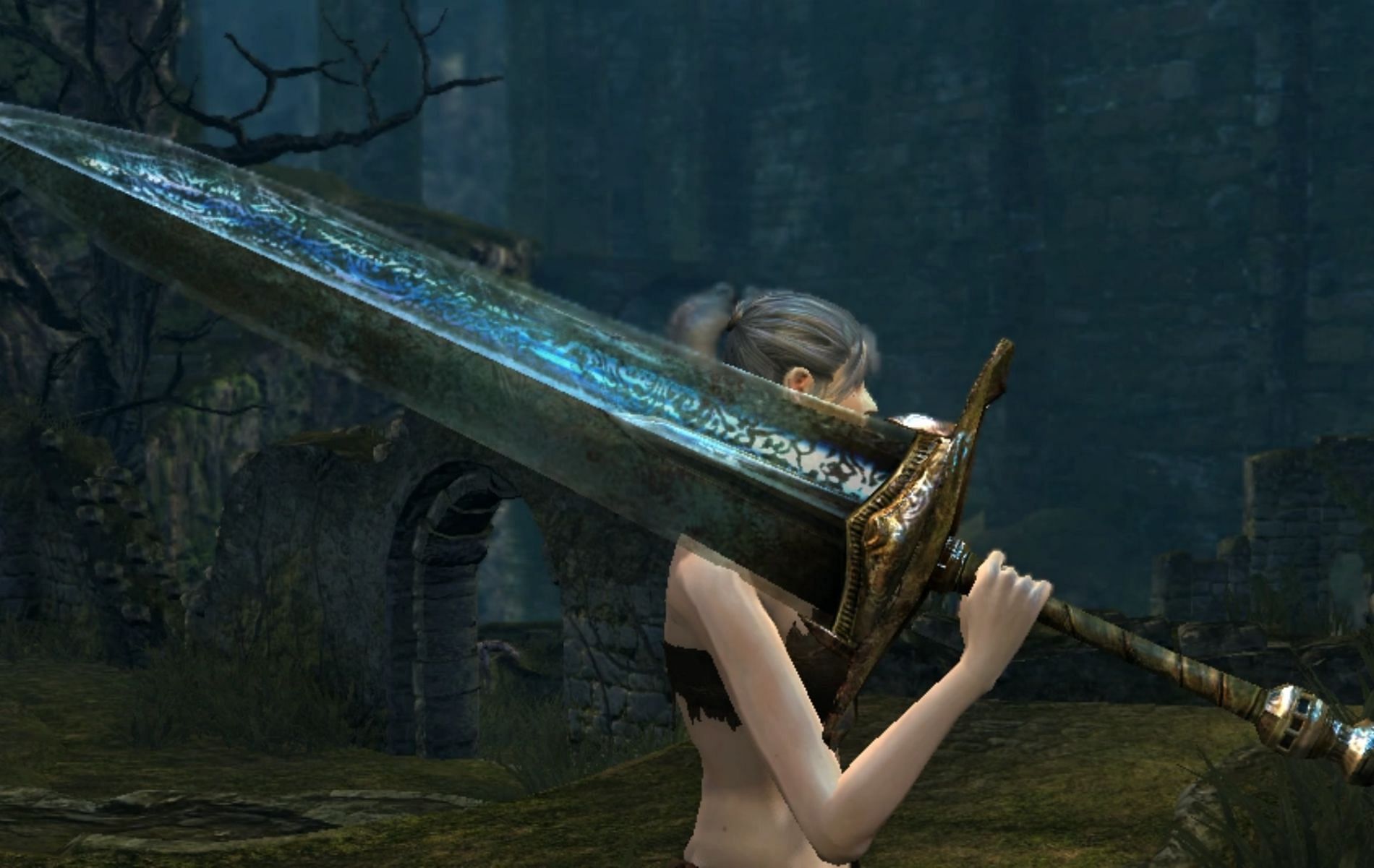 The Moonlight Greatsword has one of the coolest designs in FromSoft history (Image via Dark Souls)