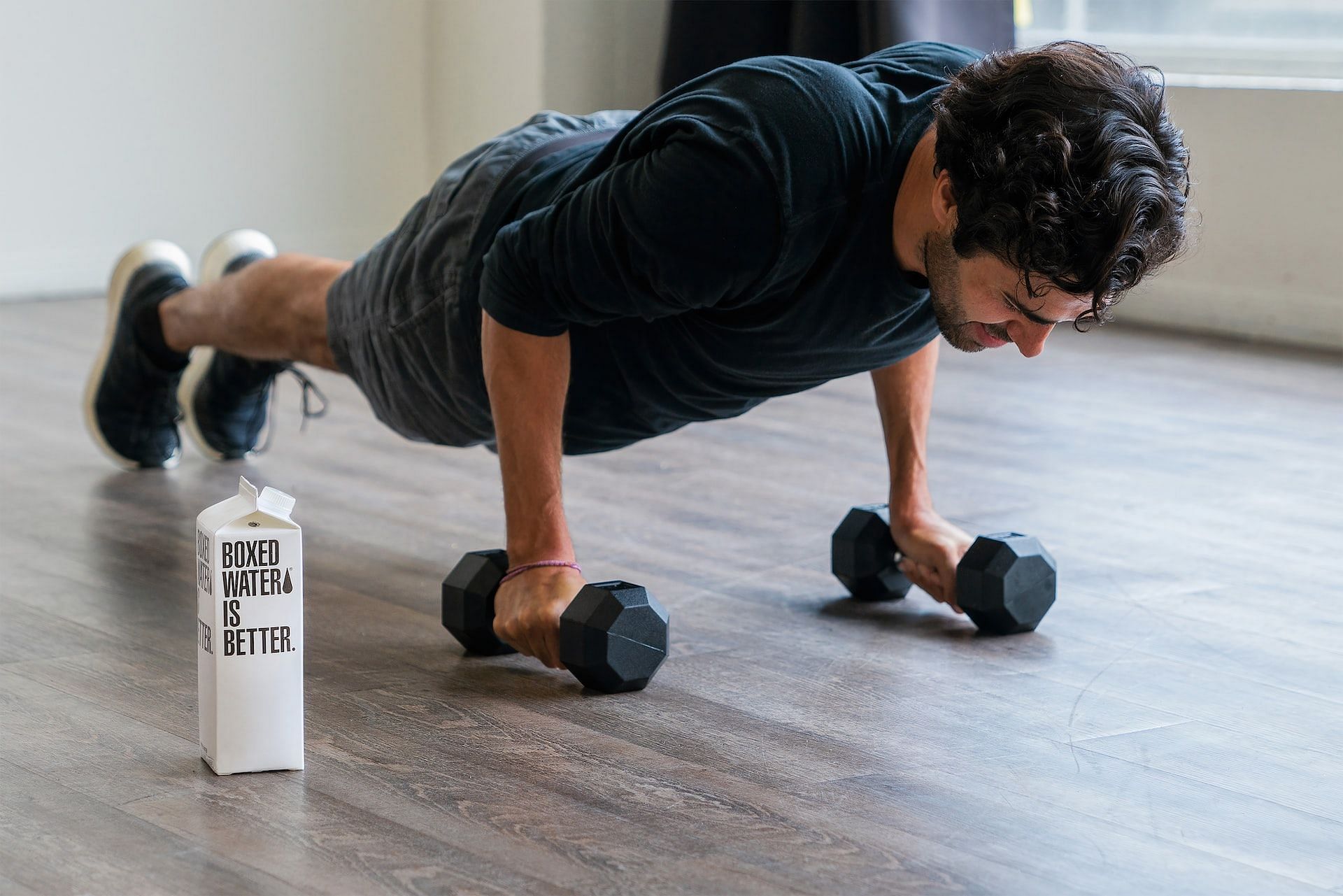 Guide to best full-body exercises for strength and endurance. (Photo via Boxed Water Is Better/Unsplash)