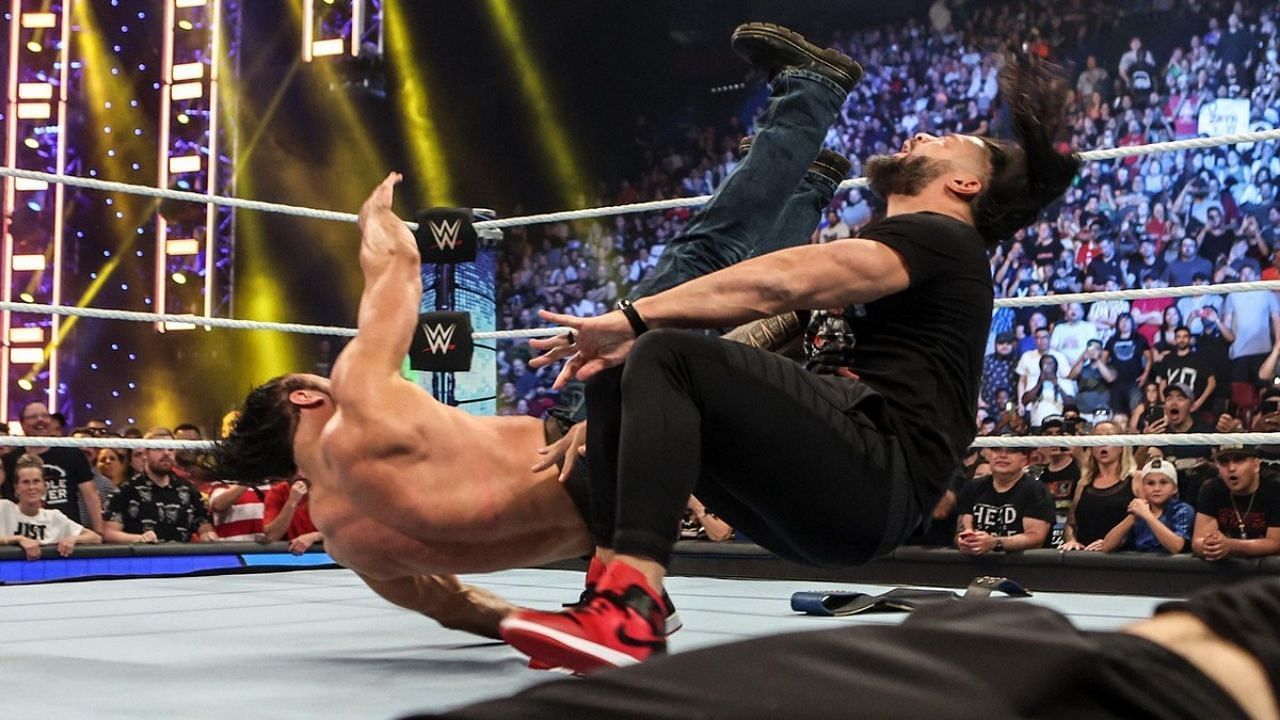 WWE सुपरस्टार्स ड्रू मैकइंटायर और रोमन रेंस