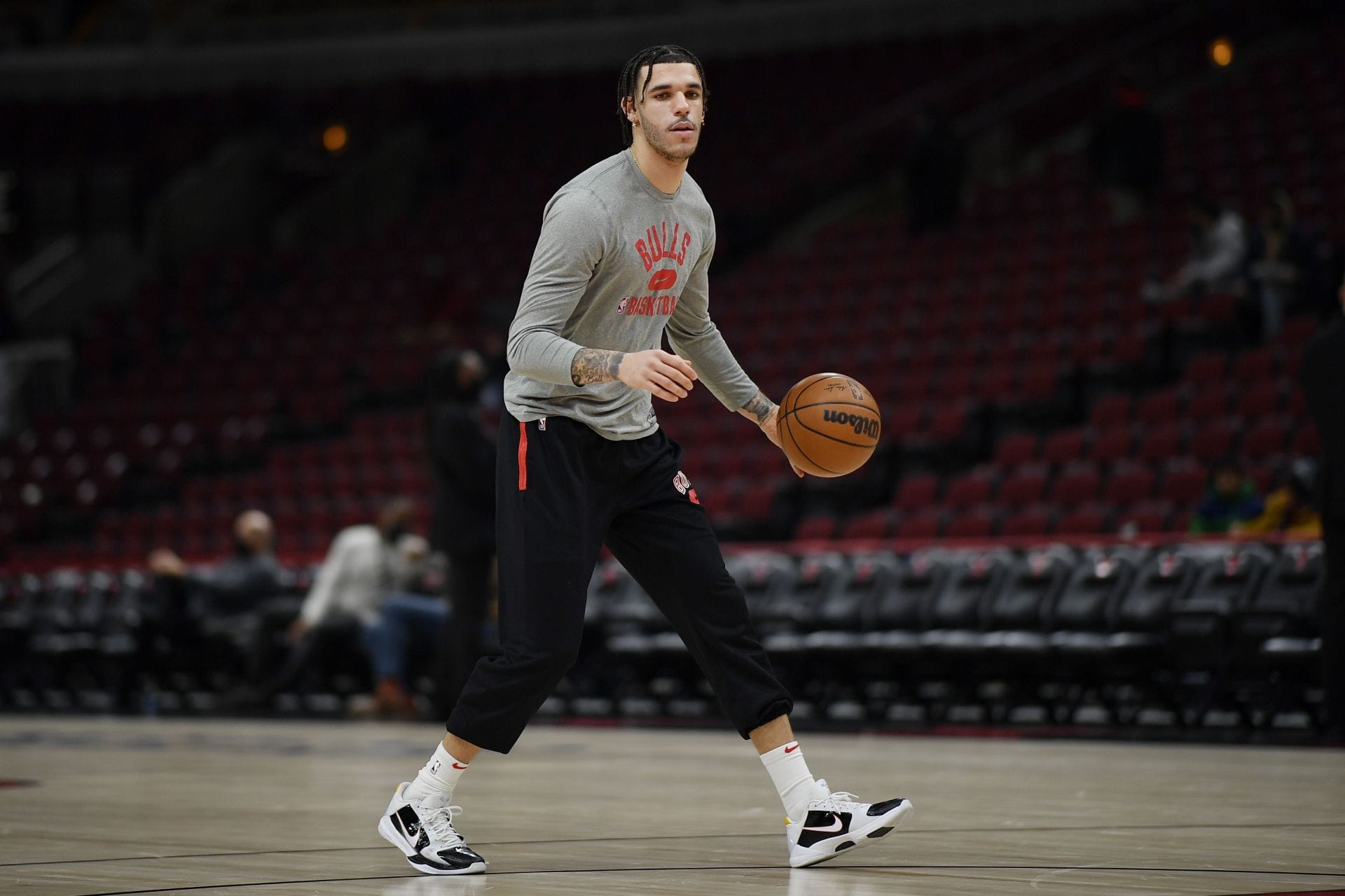 Lonzo Ball Net Worth in 2022, Salary, Endorsements, Investments, Charity  Work & More
