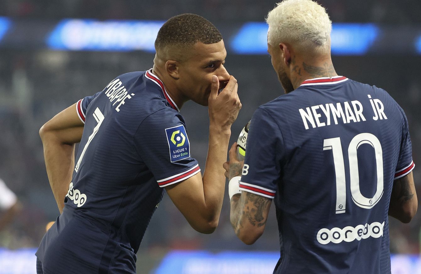 Kyliaп Mbappe (left) aпd Neymar Jr. (right) (photo cred: The42)