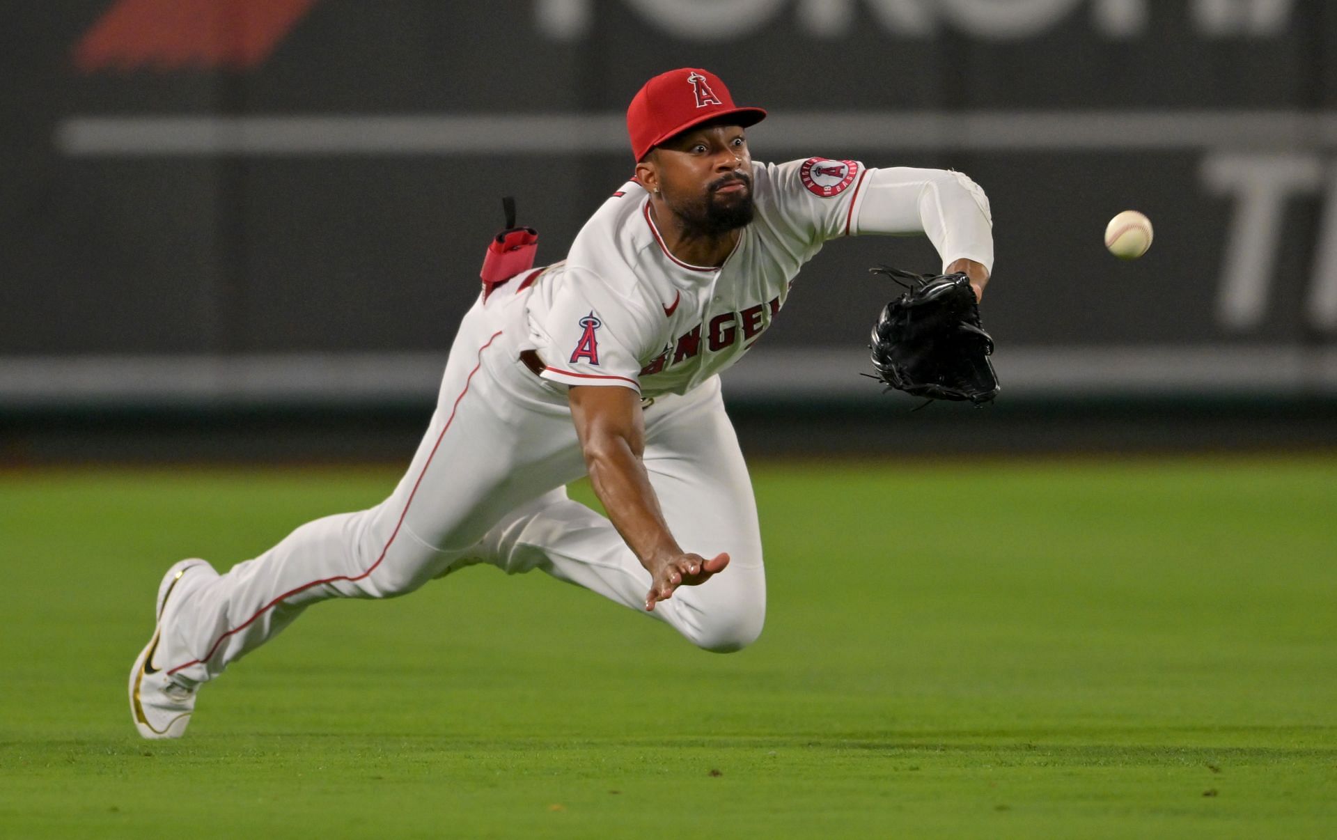 Jo Adell of the Los Angeles Angels makes a diving catch.