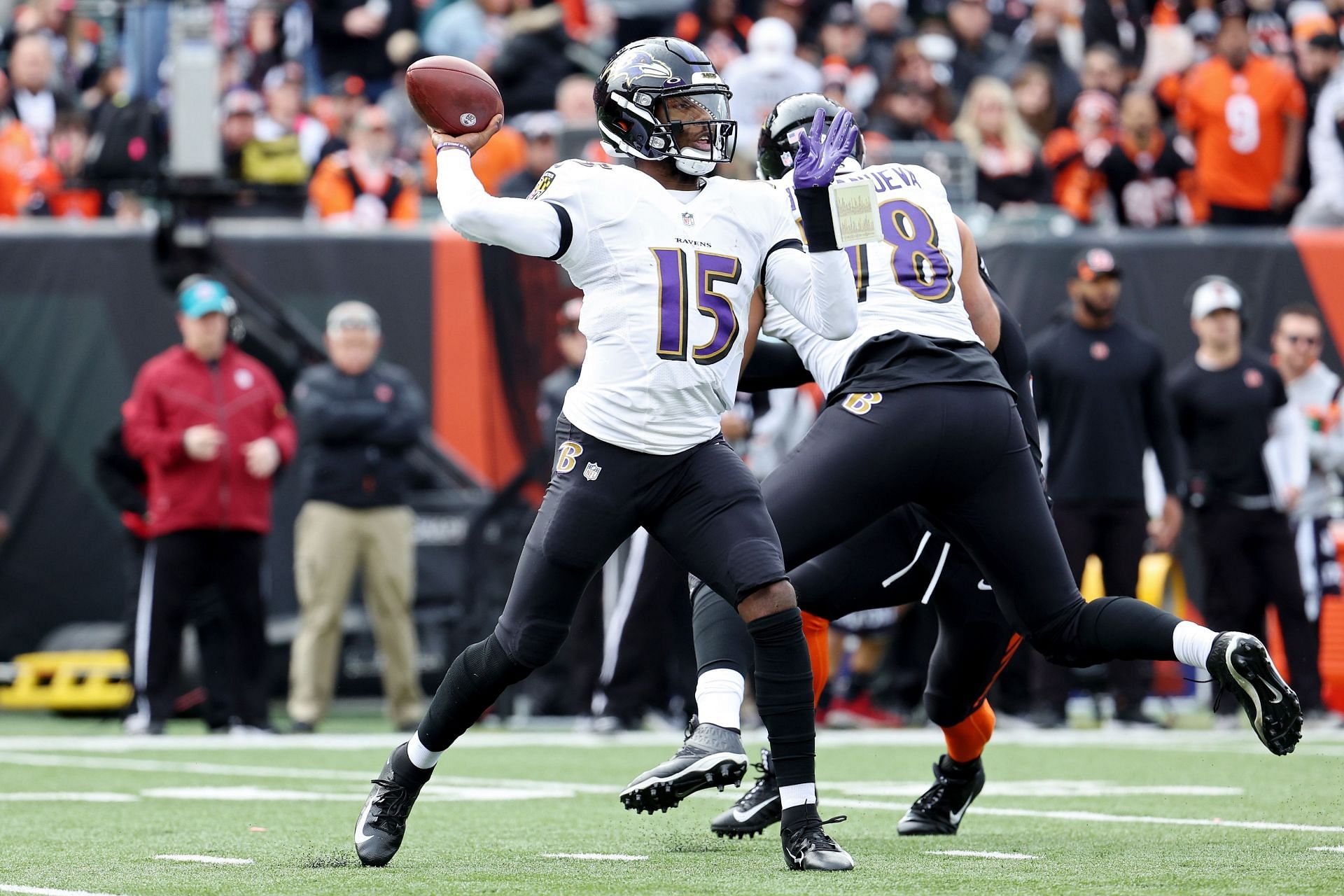 "He's just collecting jerseys at this point" - Josh Johnson's 22 team ...