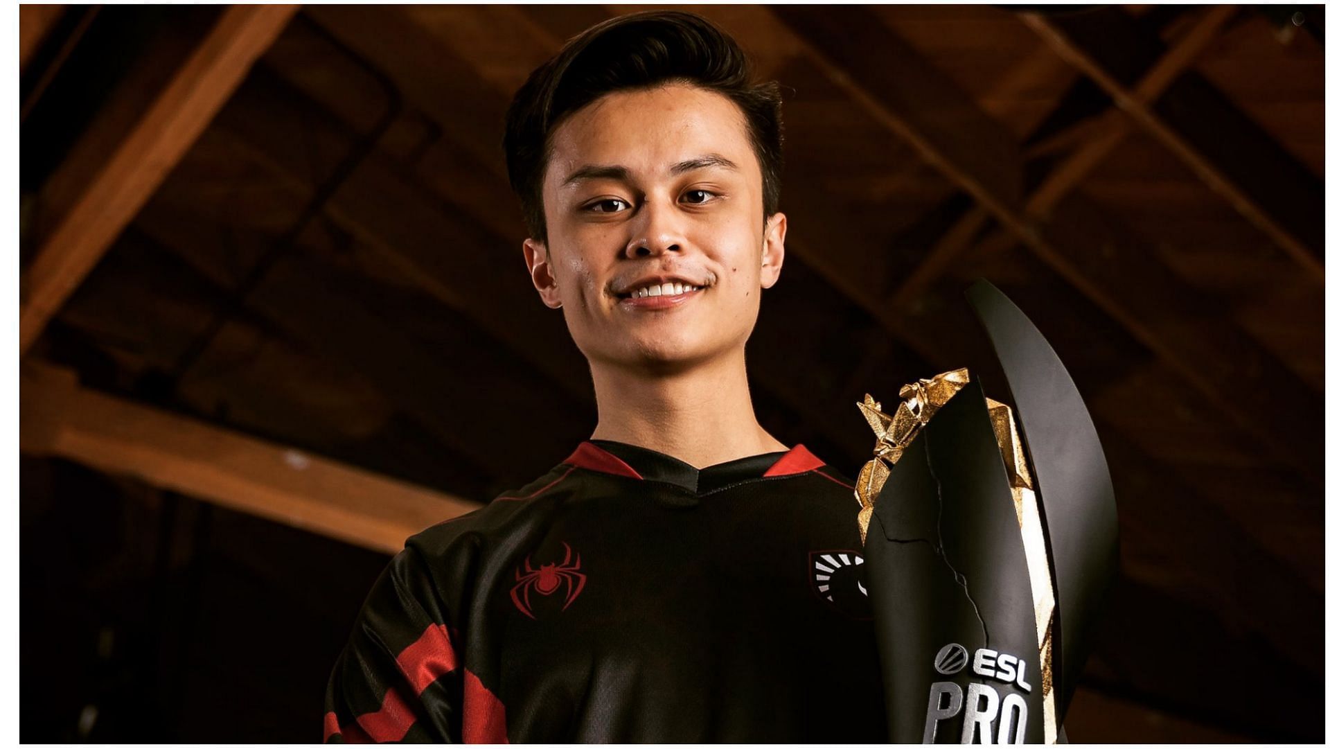 Stewie2K confirms his intentions of moving from CS:GO to Valorant (Image via Twitter)