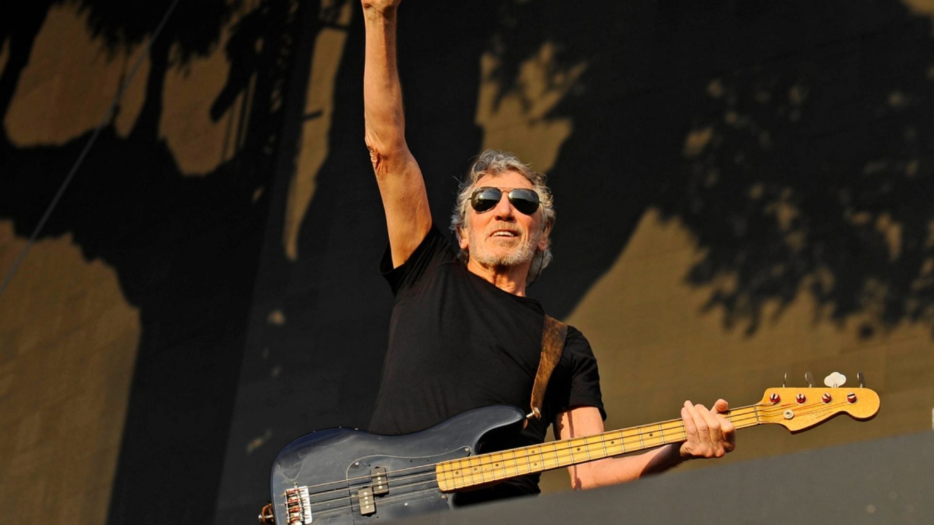 roger waters tour date