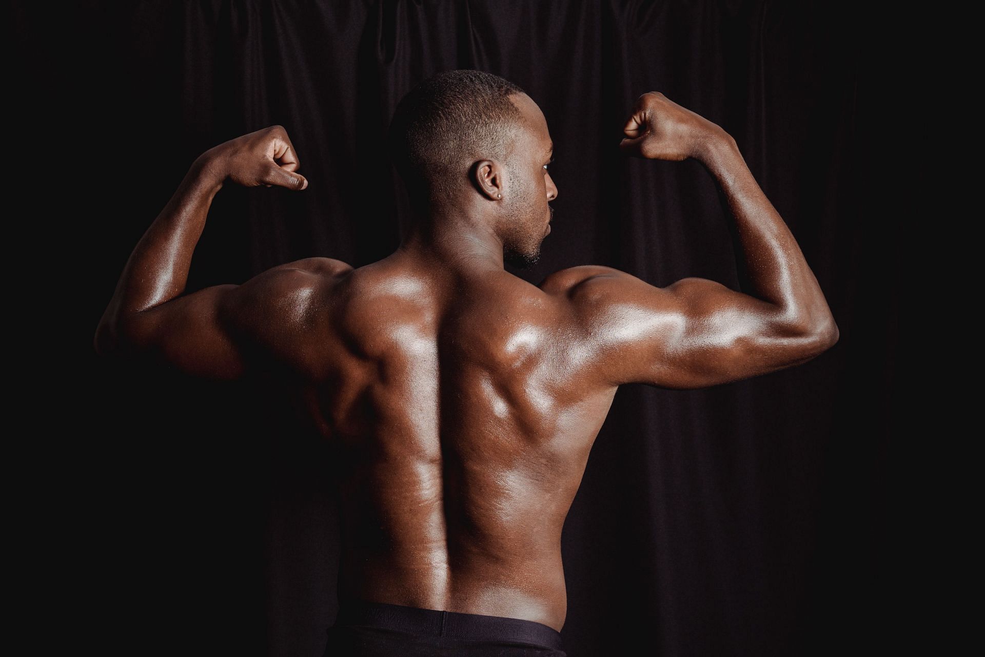 5 Great Lower Lats Exercises for Men to Build a Thicker Back