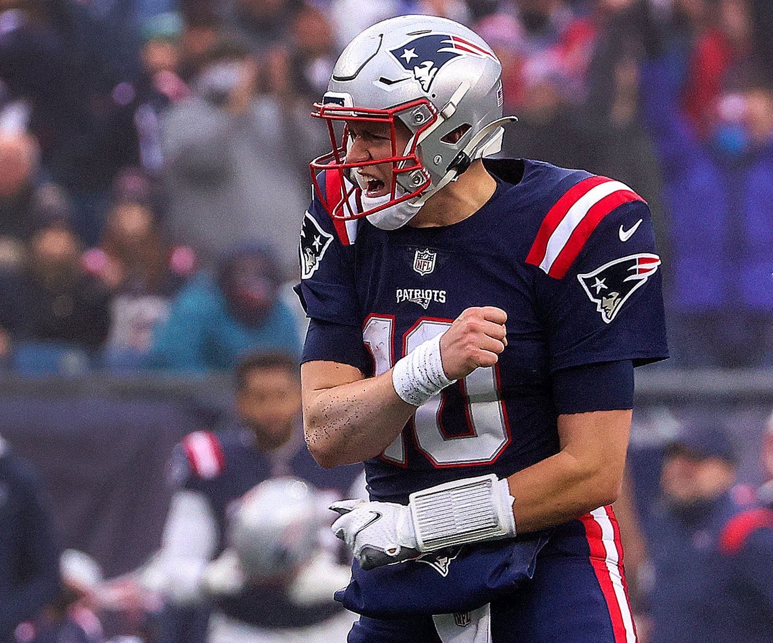 mac jones injury update is the patriots qb playing tonight