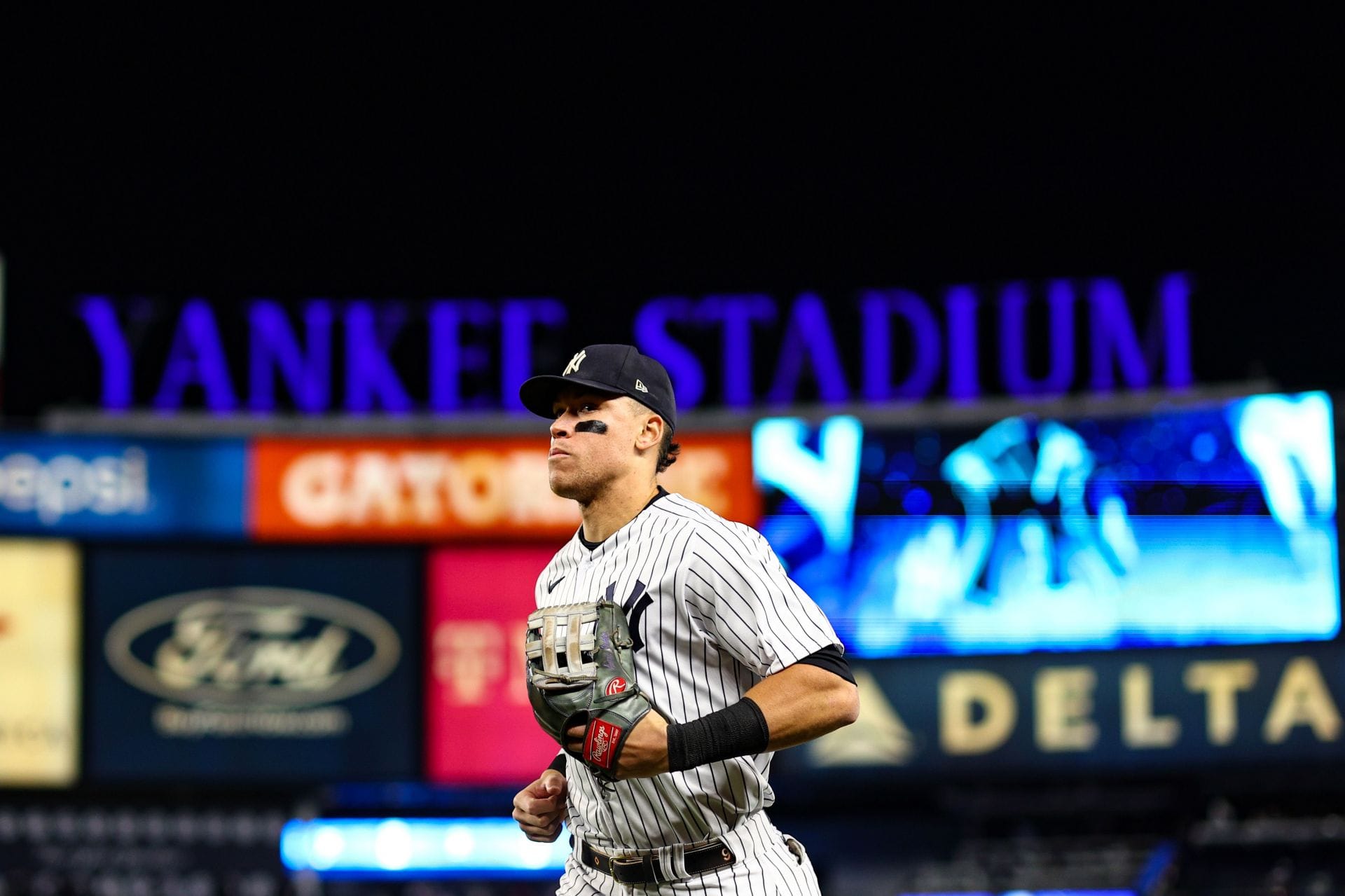 Jose Canseco's advice to Aaron Judge: "Get out of New York, the place is a  dump and the fans are awful"