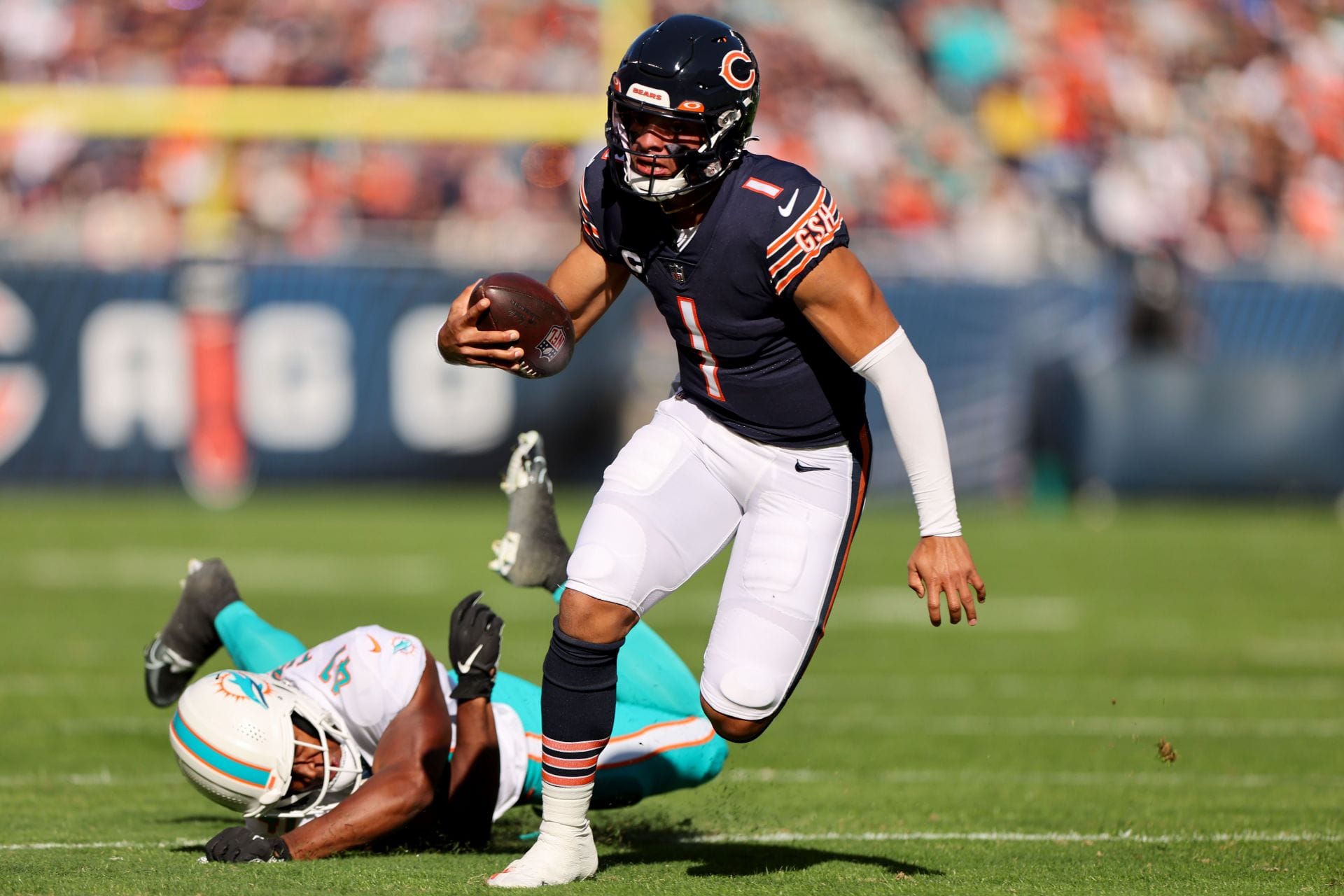 5 QBs with most rushing yards in a game feat. Justin Fields and Colin  Kaepernick