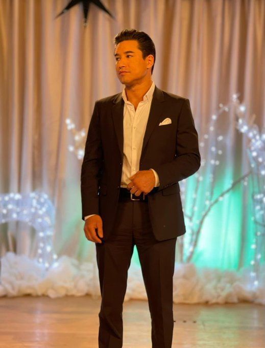 steppin-into-the-holiday-cast-list-mario-lopez-jana-kramer-and