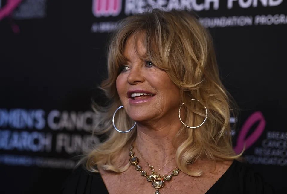 Goldie Hawn shares her impressive trampoline exercise routine