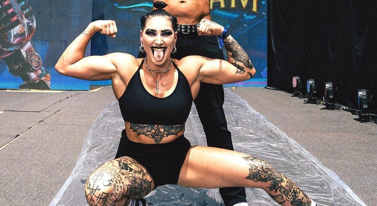 Strength Like Bull Smackdown Superstar Heaps Praise On Rhea Ripley For Her Incredible Strength