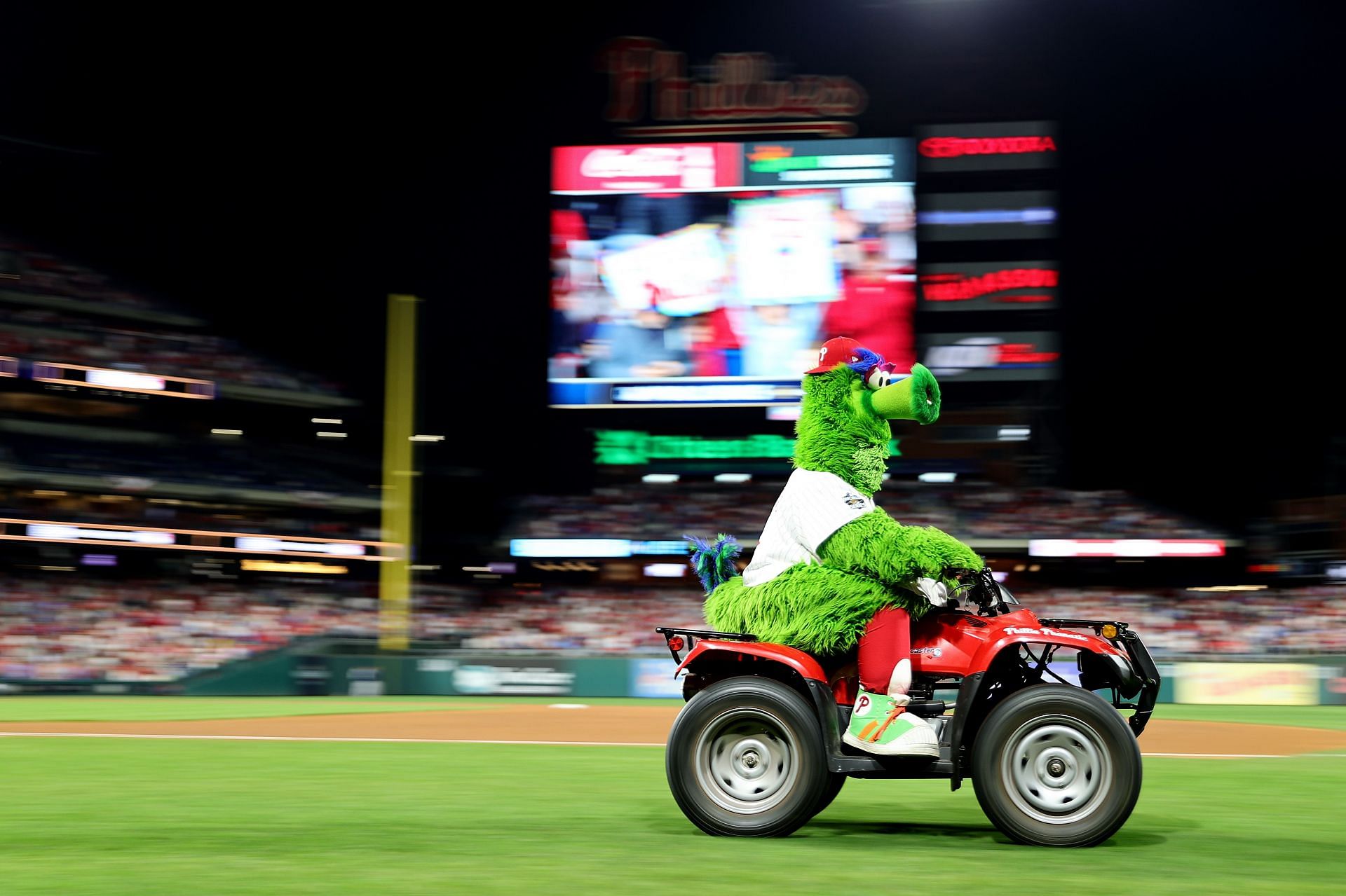 mlb-mascot-how-much-do-mlb-mascots-make