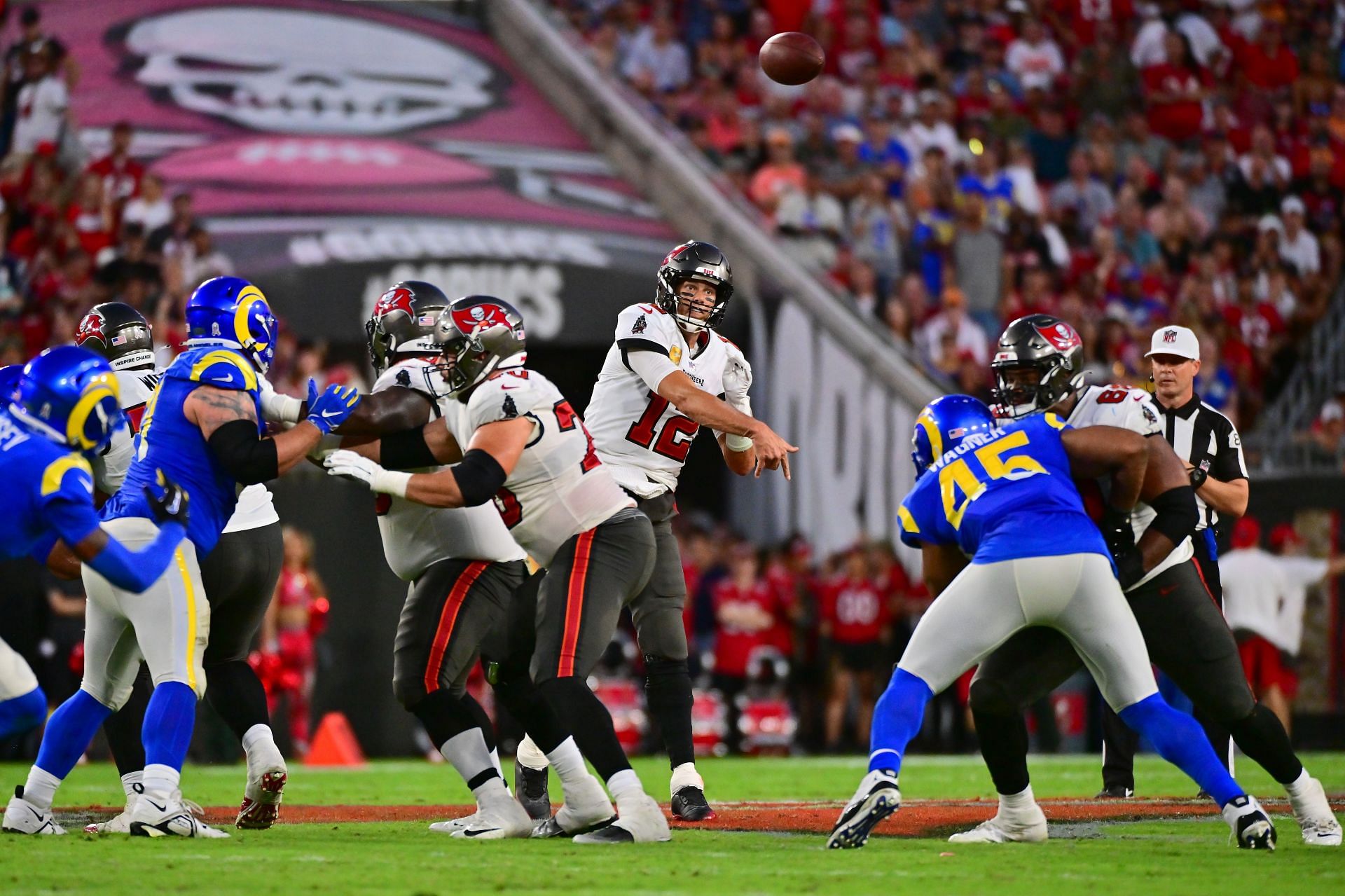 tom-brady-surpasses-peyton-manning-on-another-all-time-list-with-bucs