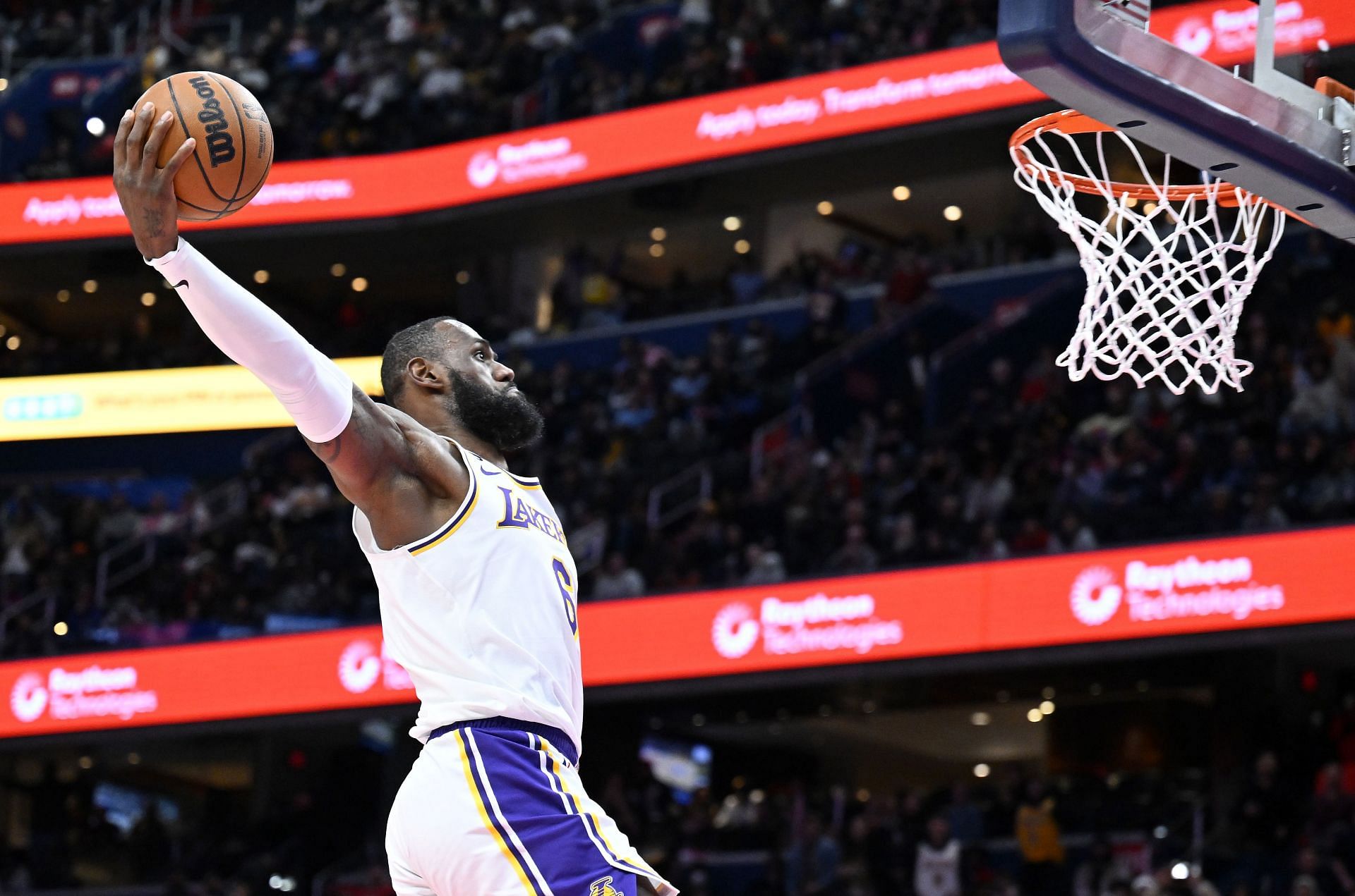 Los Angeles Lakers v Washington Wizards