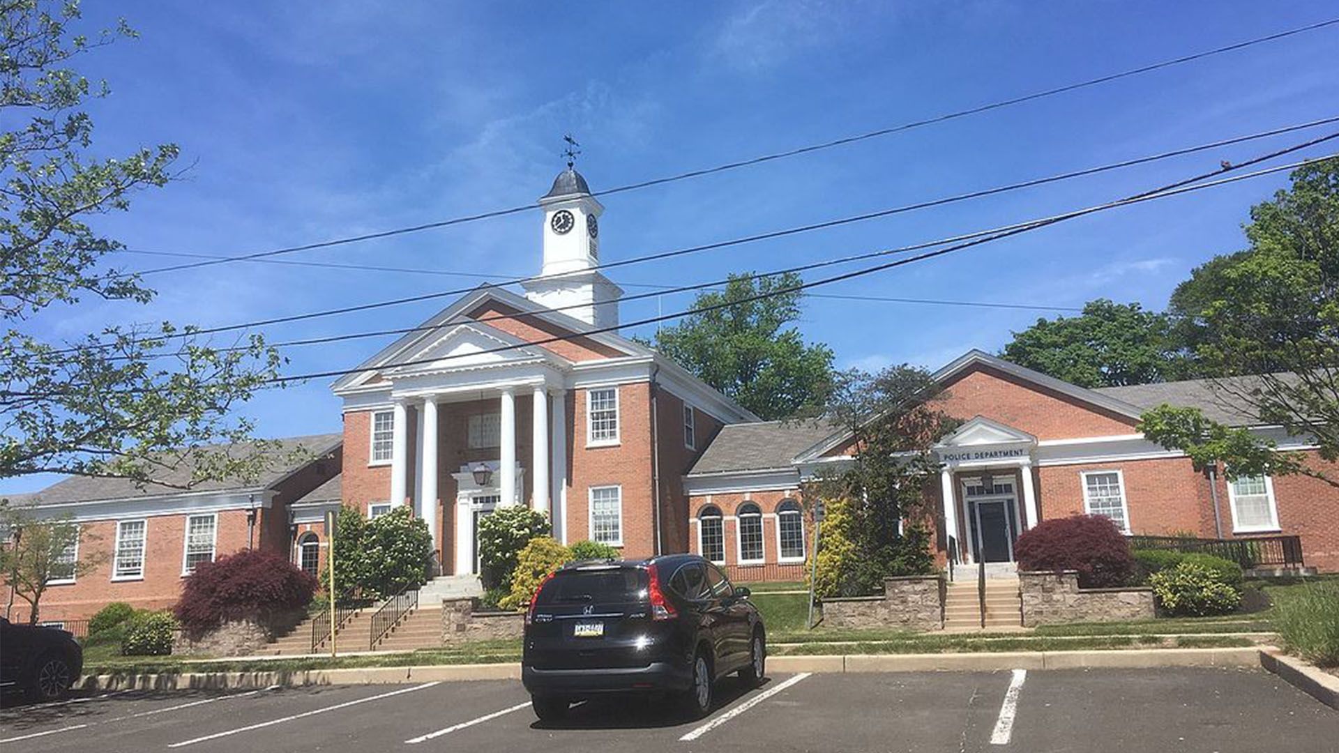 cis Who is a cis man? Upper Moreland School District member refuses