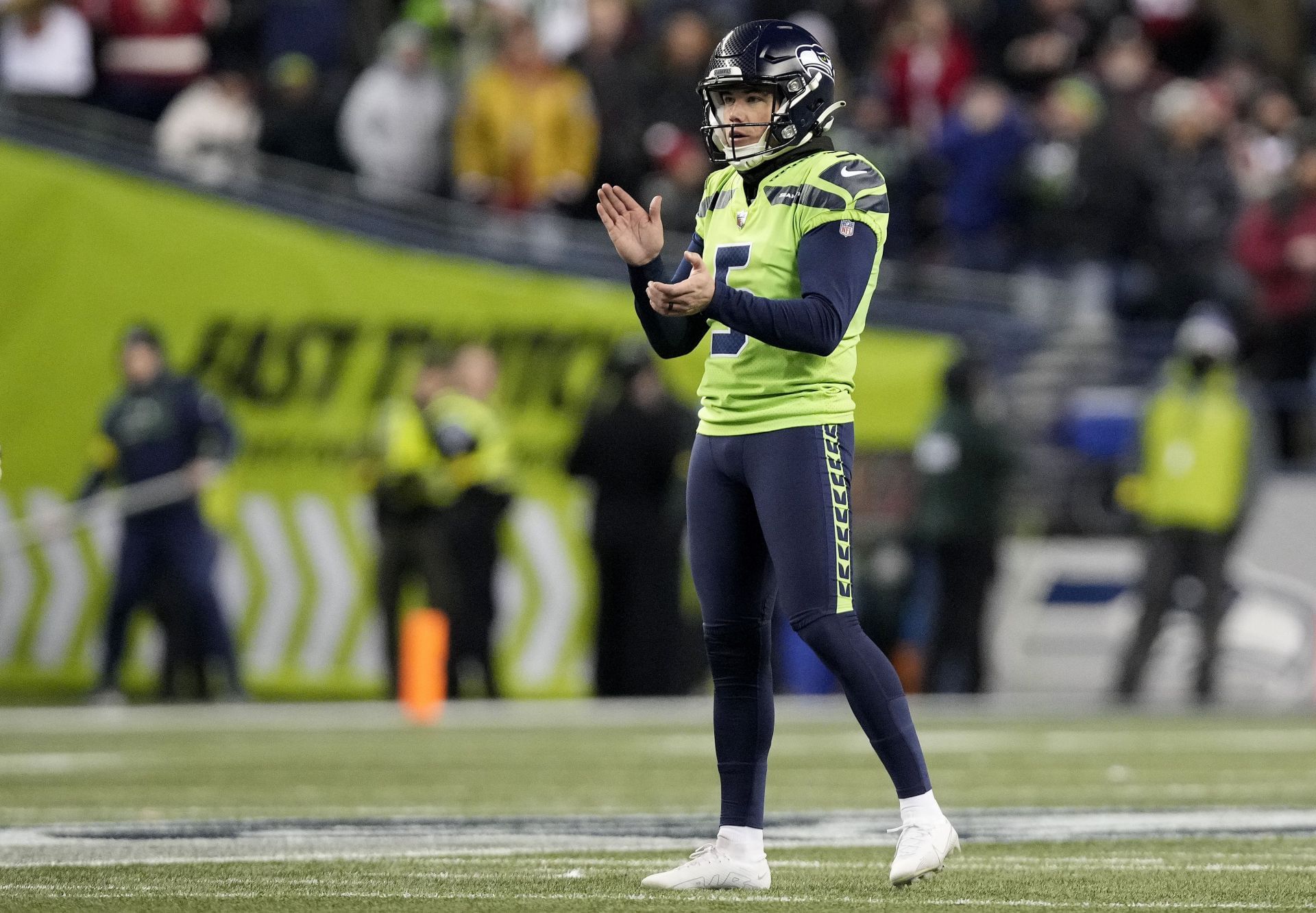 Fantasy Football Start 'Em Sit 'Em 2022 NFL Week 16 Kicker rankings