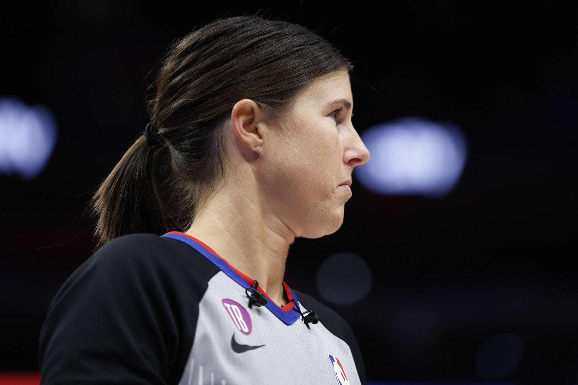 How much are female referees paid in the NBA?