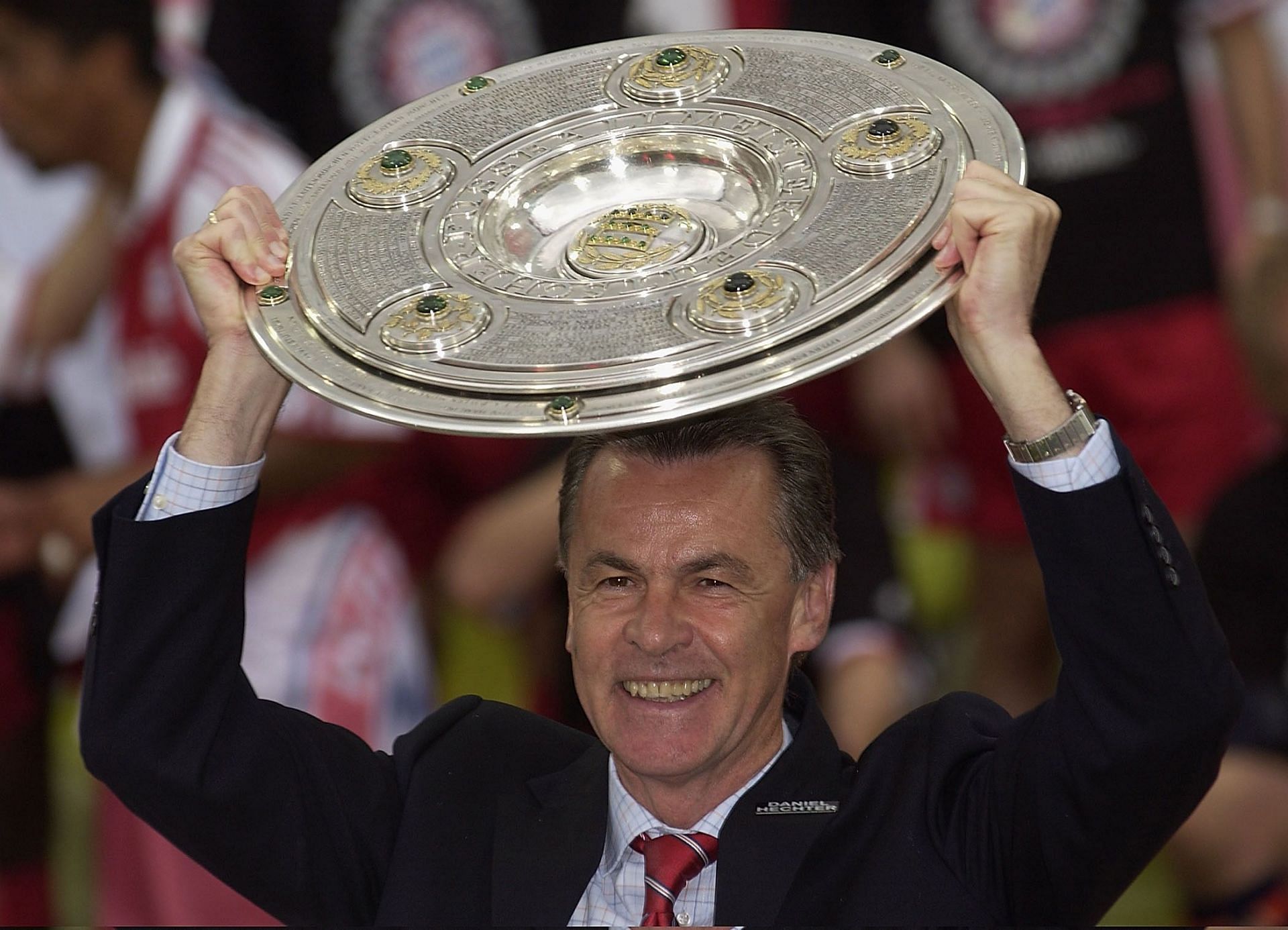 Cu trofeul antrenorul Bayern Munchen Ottmar Hitzfeld