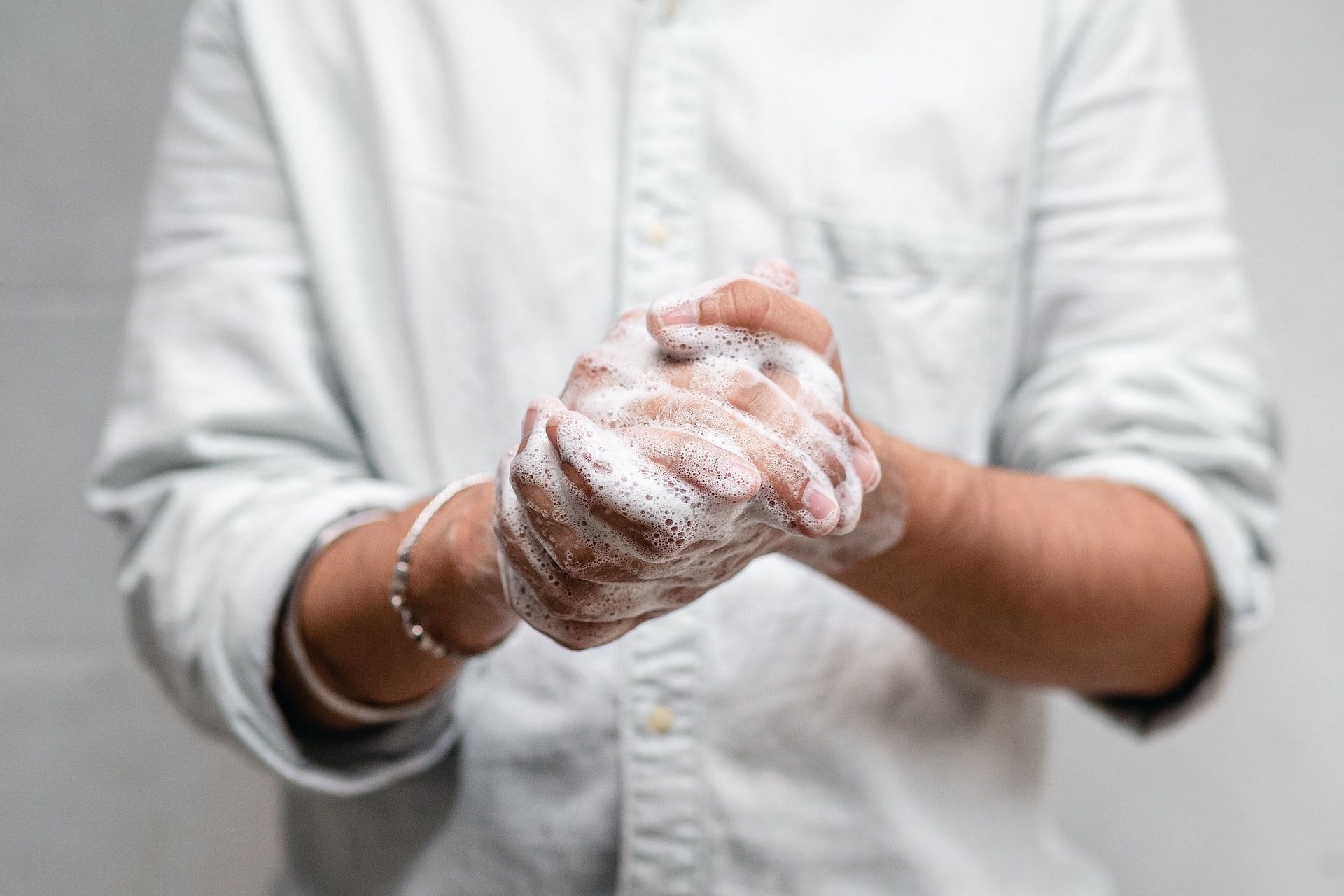 Wash your hands to prevent infections. (Photo via Pexels/Ketut Subiyanto)