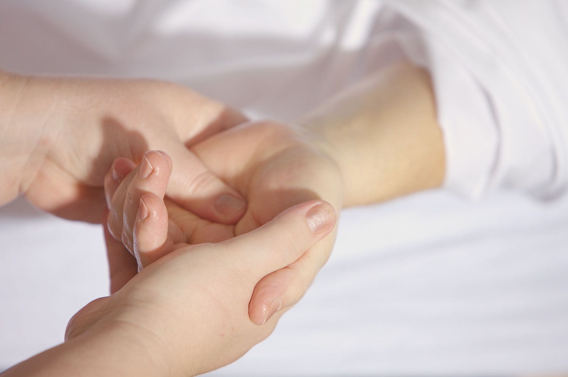 What Is Paresthesia?  Understanding the ‘Pins and Needles’ Feeling