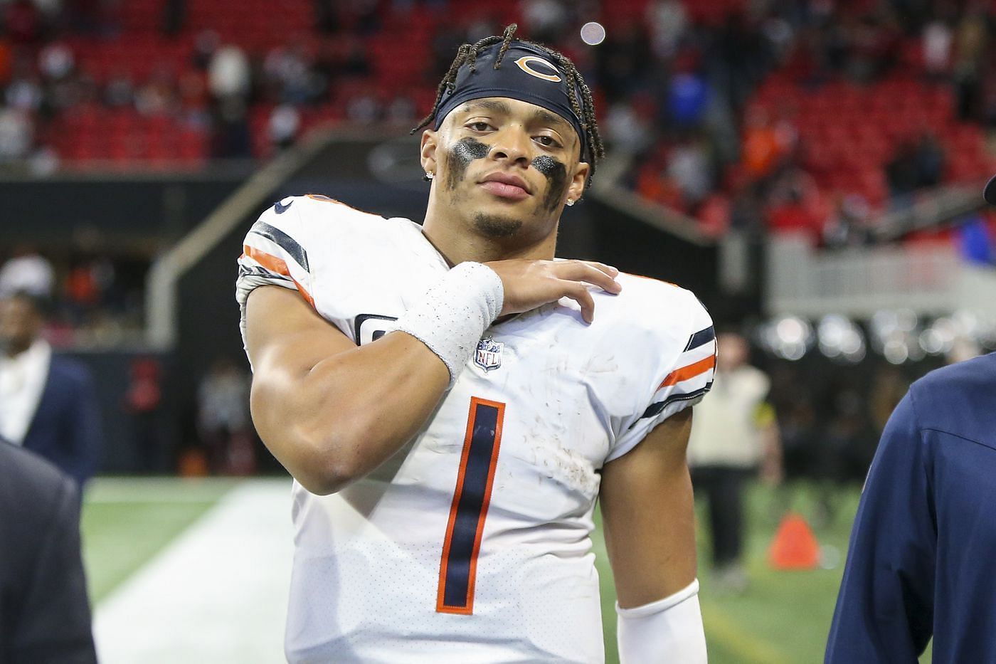 Justin Fields Fantasy Outlook for Week 18 Should you start or sit the