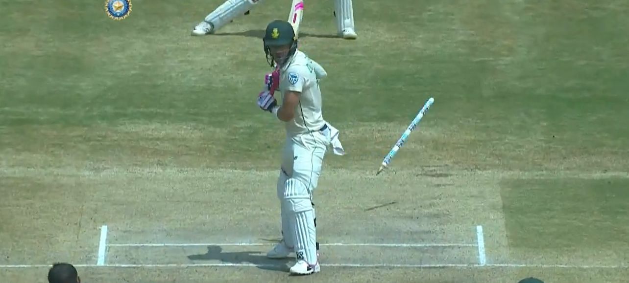 Faf du Plessis pays the price for leaving one alone. (Pic: BCCI)