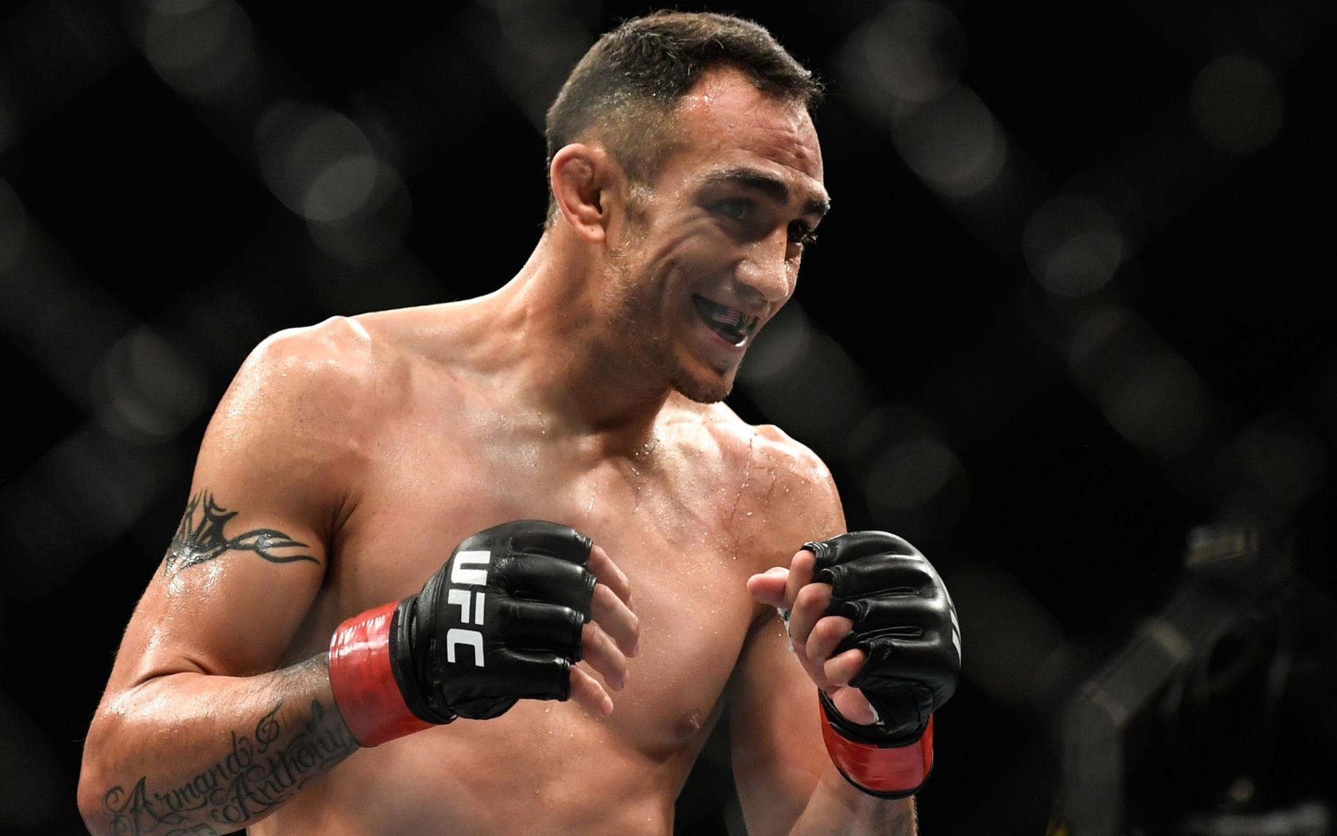 Tony Ferguson's fighting style Watch Tony Ferguson looks fluid on the