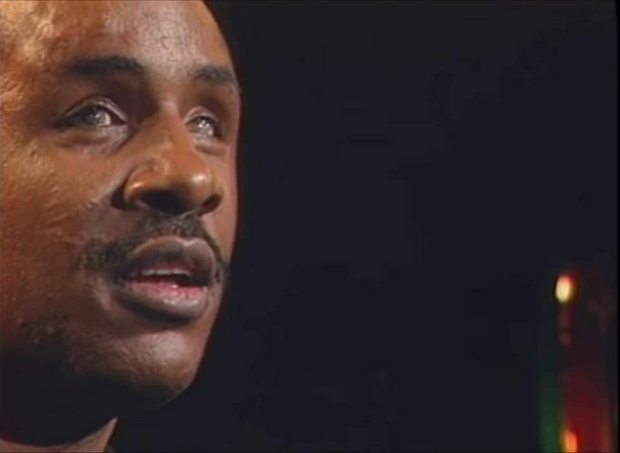 How did Stevie Wonder go blind? Picture of singer without glasses