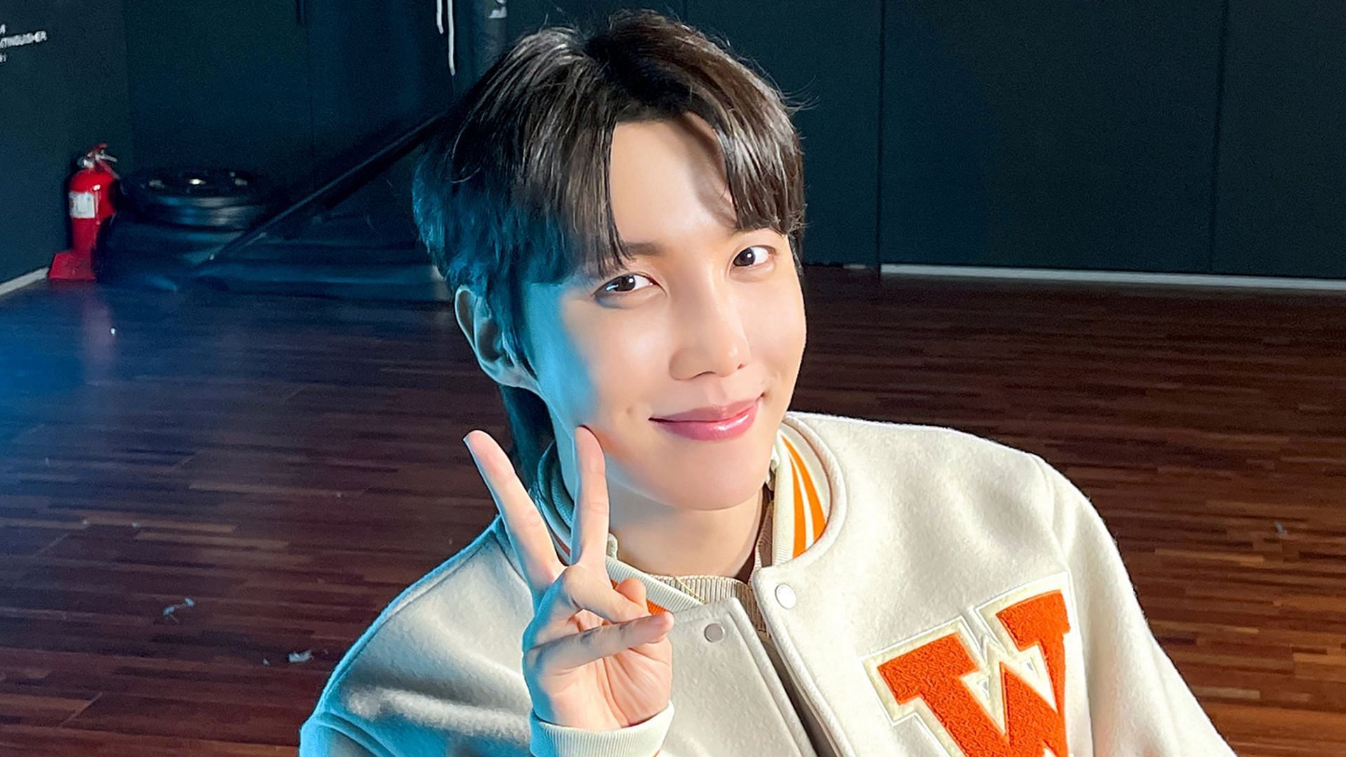 BTS' J-hope reveals, “I already have the date for enlistment” on Weverse  live broadcast