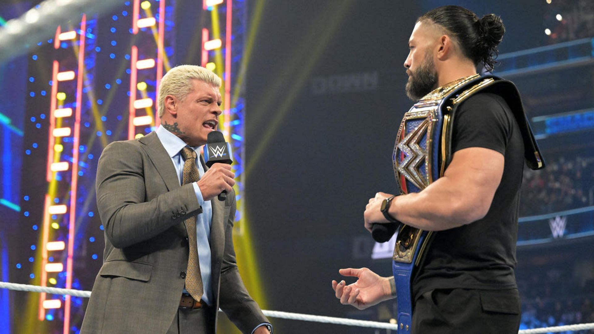 WWE सुपरस्टार कोडी रोड्स ने रोमन रेंस के खिलाफ जीत का दावा किया 