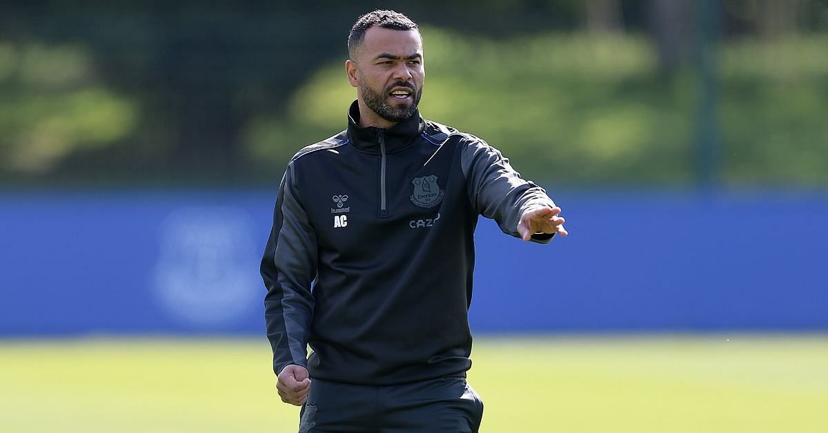 Ashley Cole full of praise for Manchester City