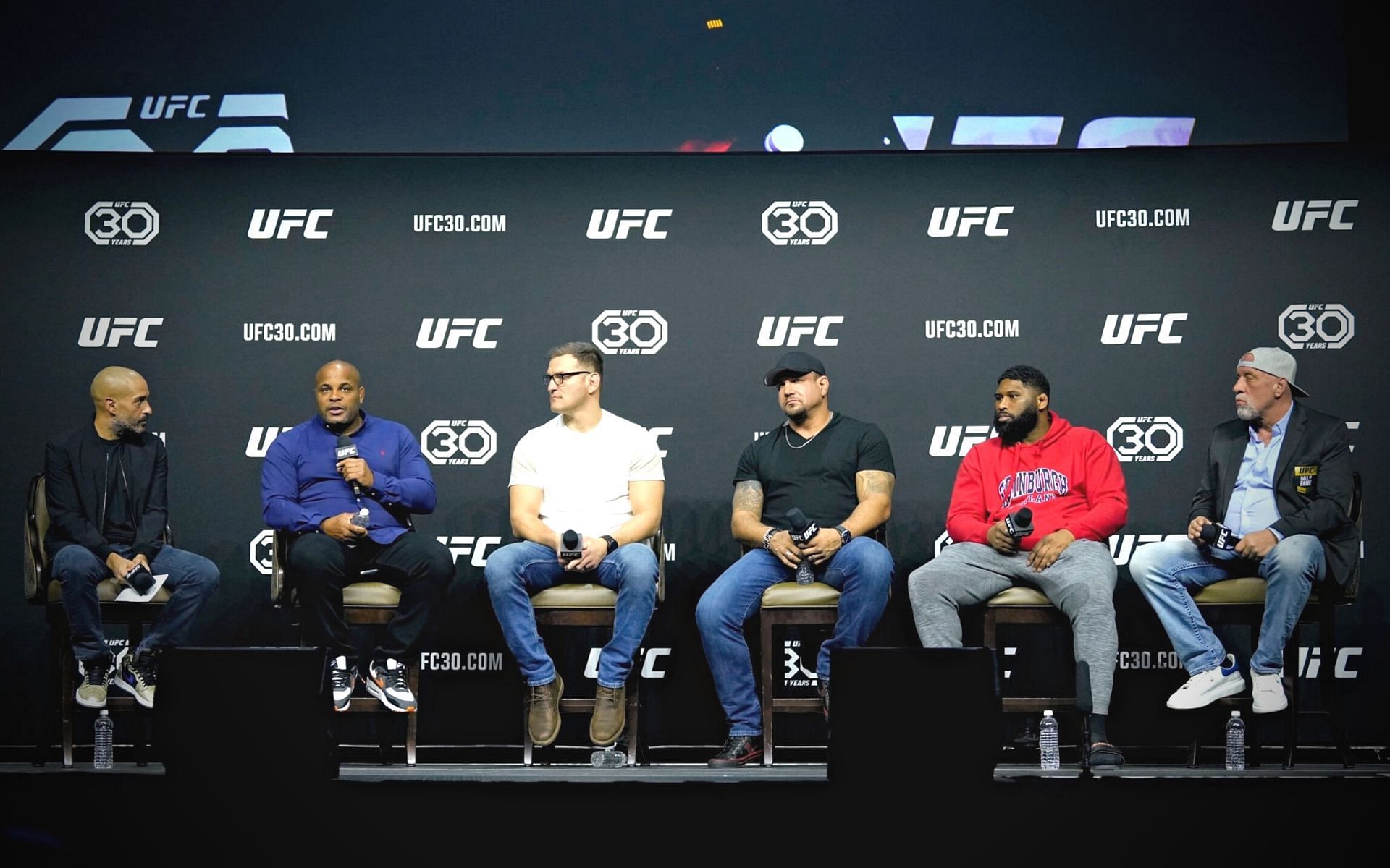 $7.7 Billion Ufc Deal: Experts Weigh In On This Massive Move - 87qcrcg
