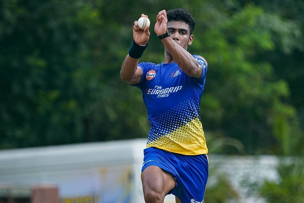 राजवर्धन हंगरगेकर चेन्नई के लिए अपना पहला मैच खेल रहे हैं 
