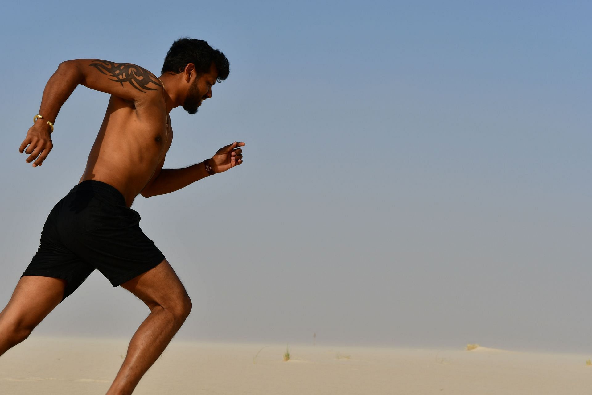 Not doing cardio exercises can lead to not losing weight, (Image via Pexels/Savvas Stavrinos)