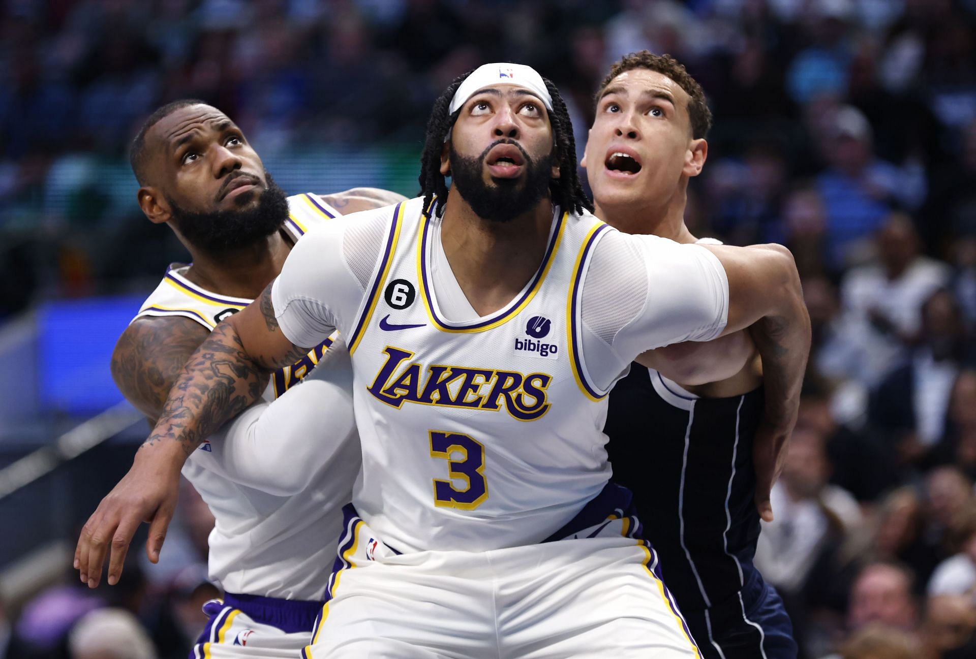 LeBron James injury update is rather negative for the Lakers (Image via Getty Images)