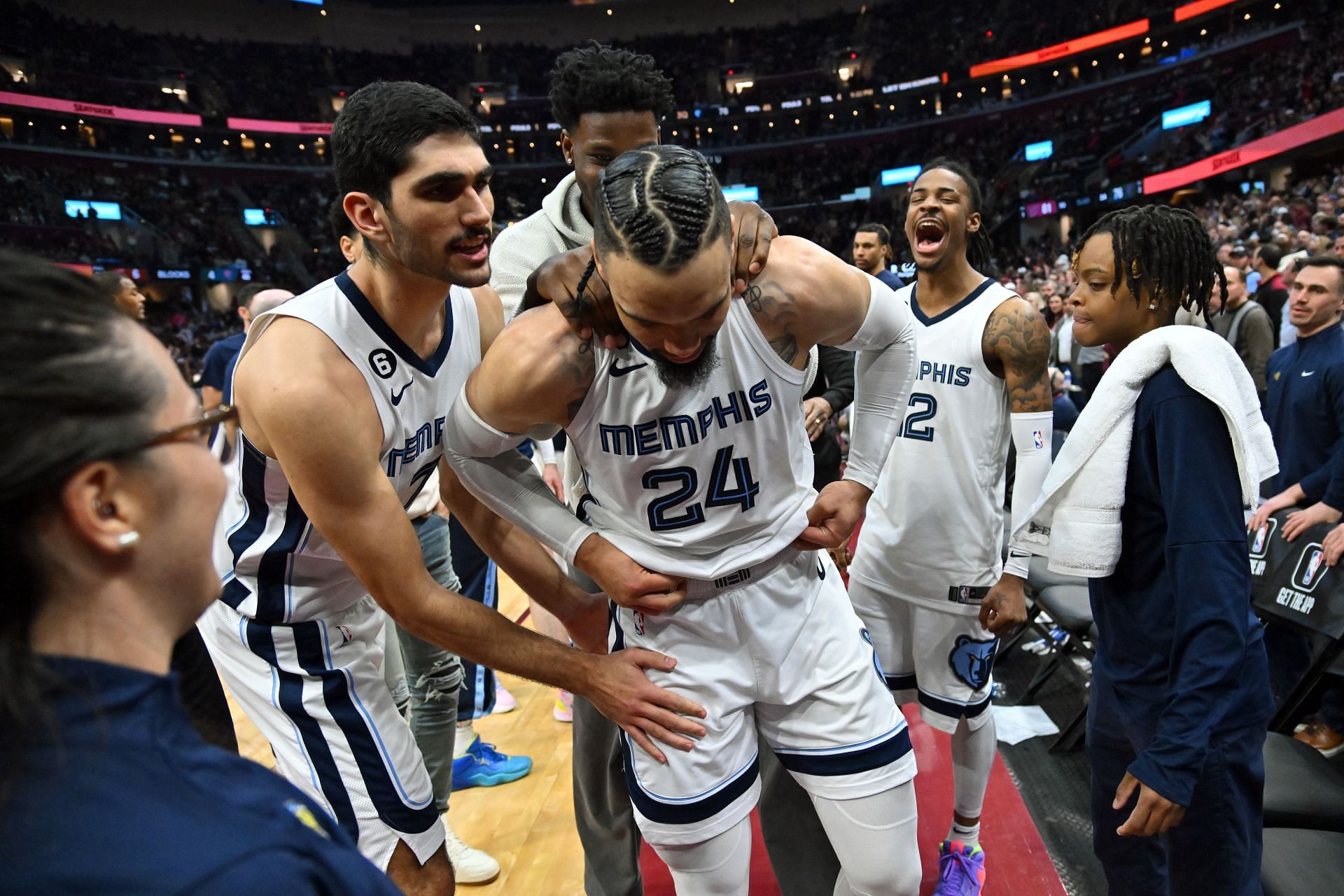 Memphis Grizzlies v Cleveland Cavaliers