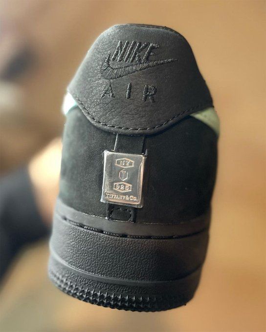 how to tie jordan 4s