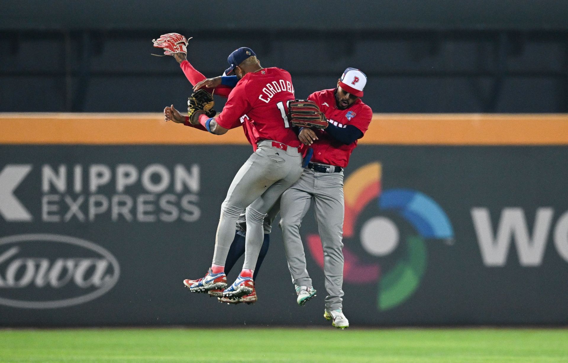 Baseball fans shocked after Team Panama bats explode in thumping