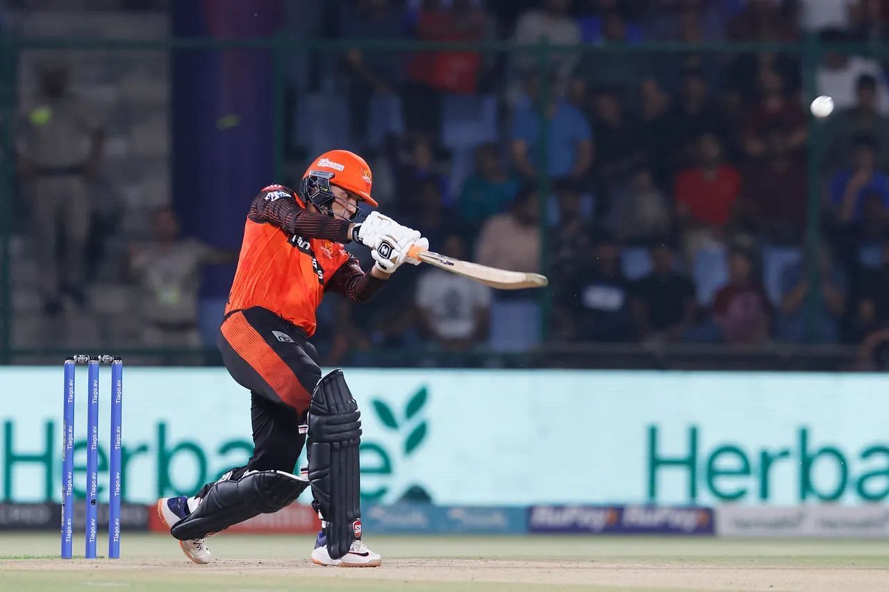 अभिषेक शर्मा बल्लेबाजी के दौरान (Photo Credit - IPLT20)