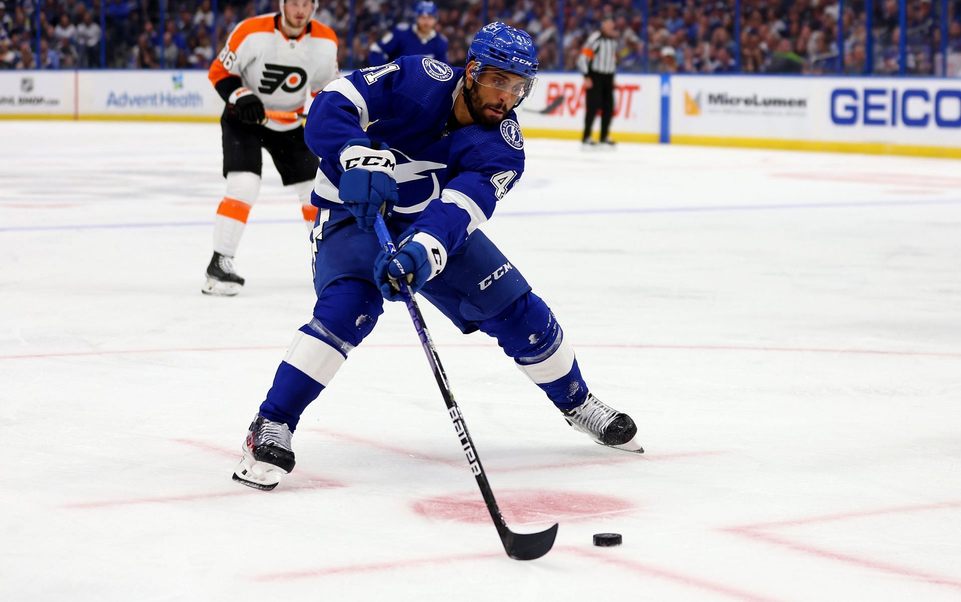You are currently viewing Pierre-Edouard Bellemare first to score in dramatic Lightning-Leafs Game One