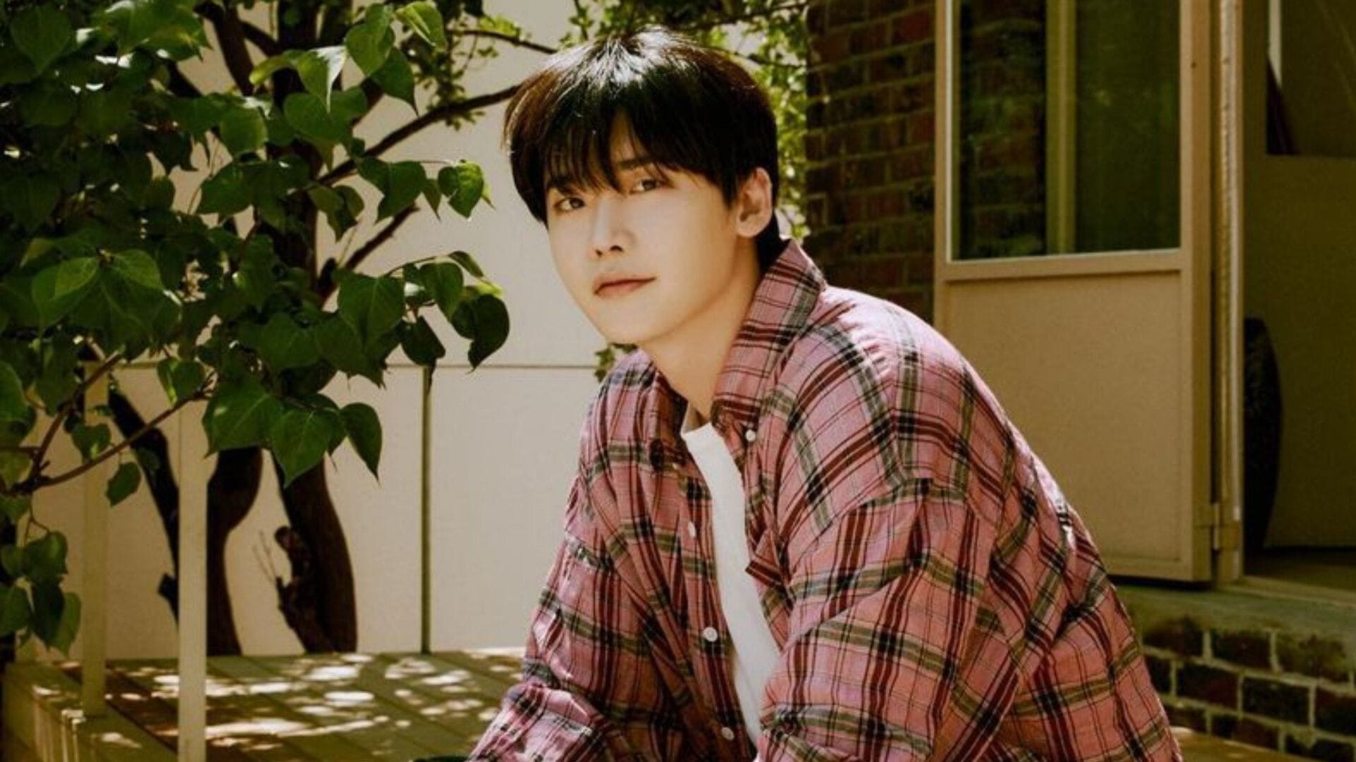 “Love this bond”: K-drama fans are delighted to see Lee Jong-suk