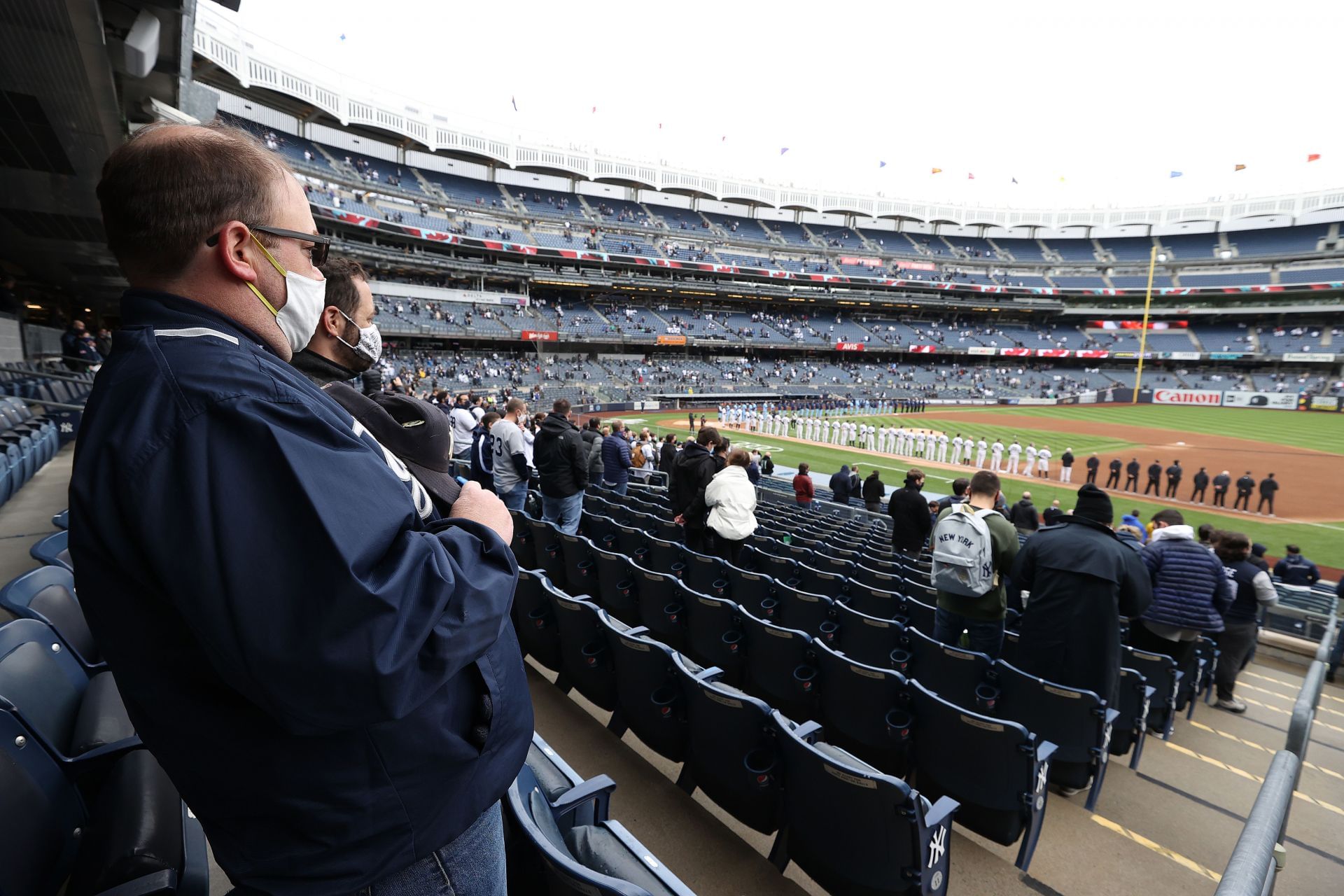 Red Sox fan draws heat from New York Yankees fans after making a solo