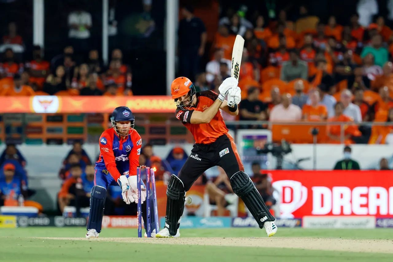 सनराइज़र्स हैदराबाद के बल्लेबाज मैच नहीं ख़त्म कर पाए 